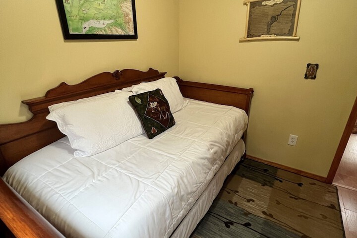 Room 4 of 32
