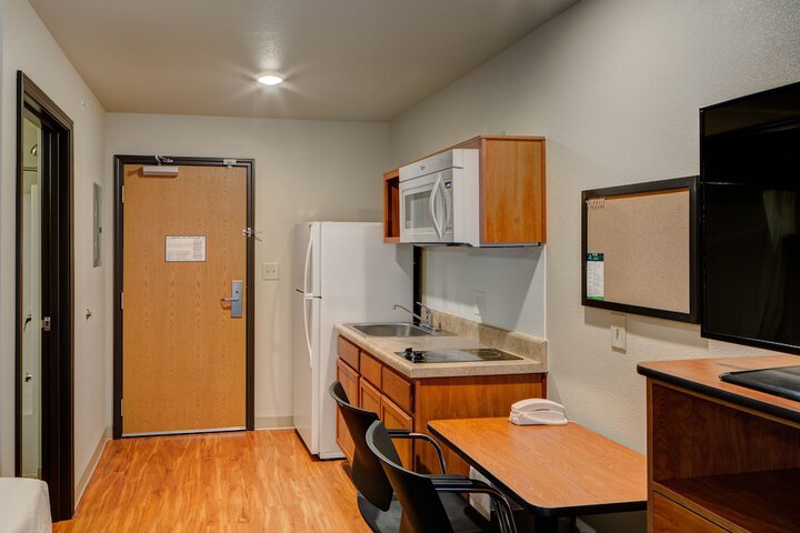 Room 6 of 32