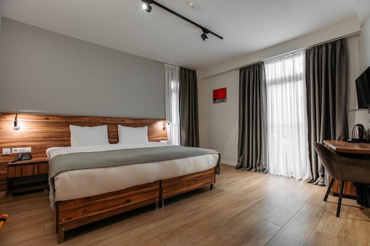 Room 16 of 60