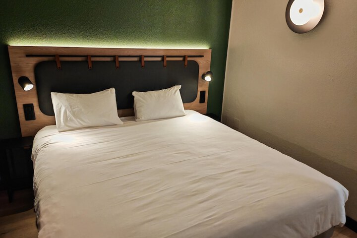 Room 12 of 49