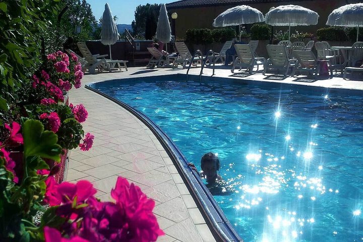 Pool 9 of 20