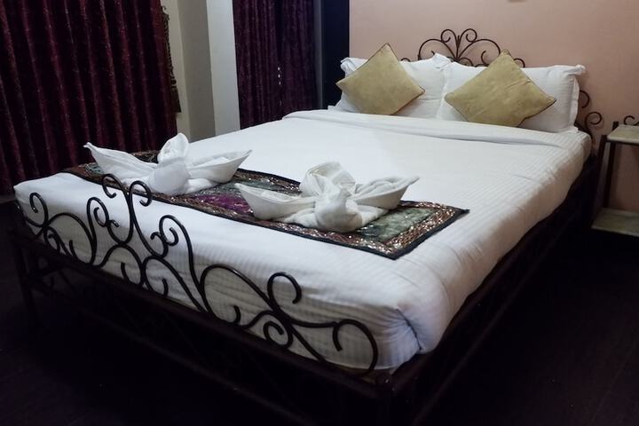 Room 2 of 56