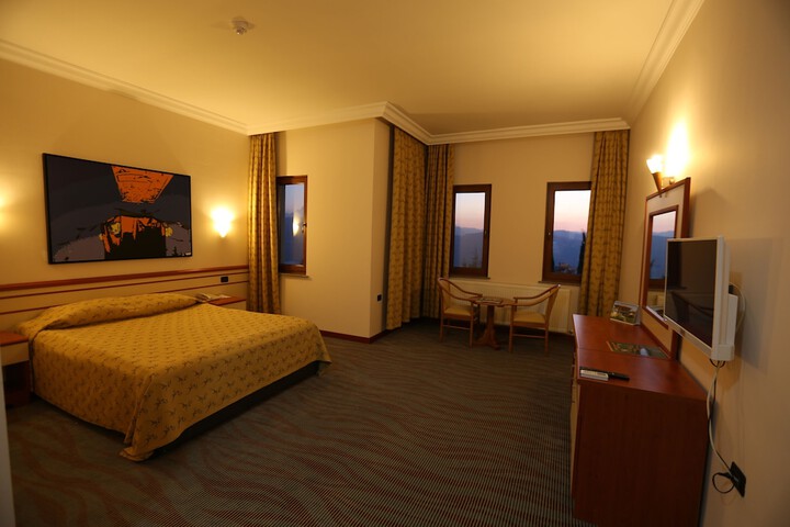 Room 5 of 34