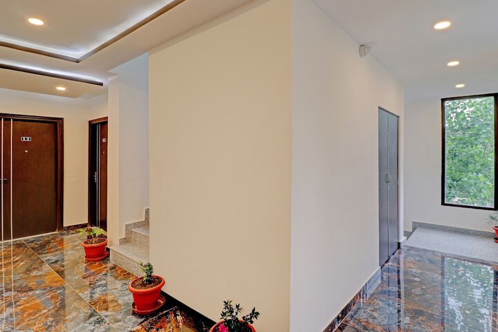 Hotel Interior 6 of 73