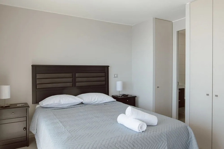 Room 4 of 21