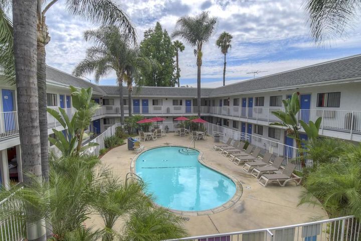 Pool 22 of 24