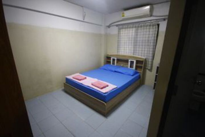Room 25 of 47