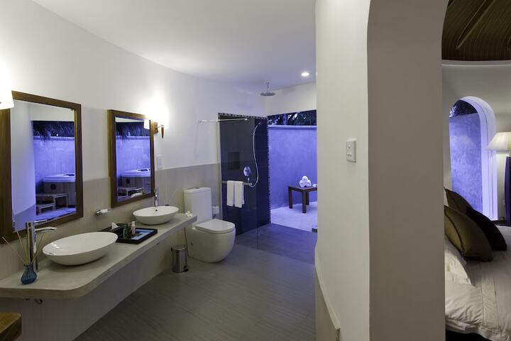 Room 73 of 155