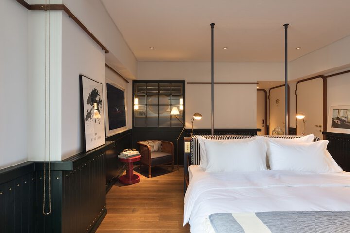 Room 15 of 36