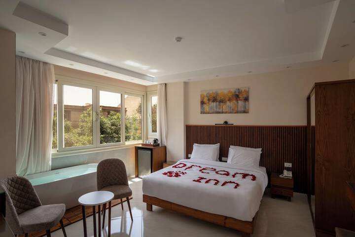 Room 4 of 24