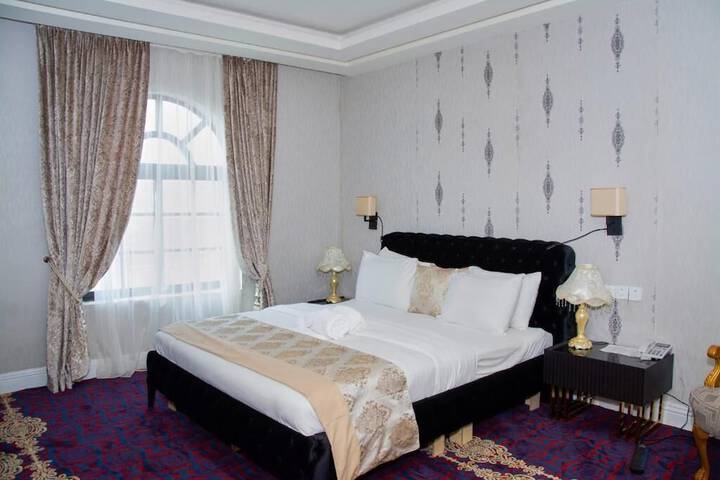 Room 3 of 28