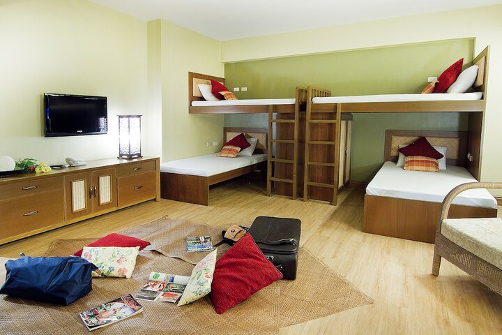 Room 6 of 110