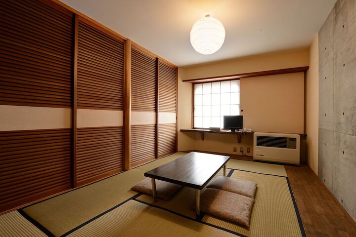 Room 30 of 115
