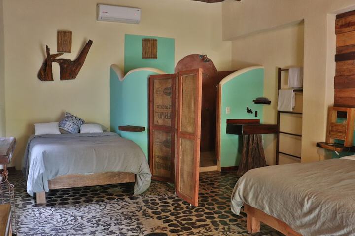 Room 22 of 80