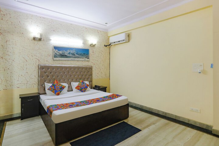 Room 9 of 28