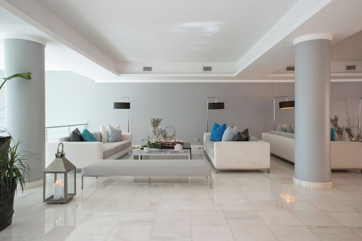 Guest Lobby