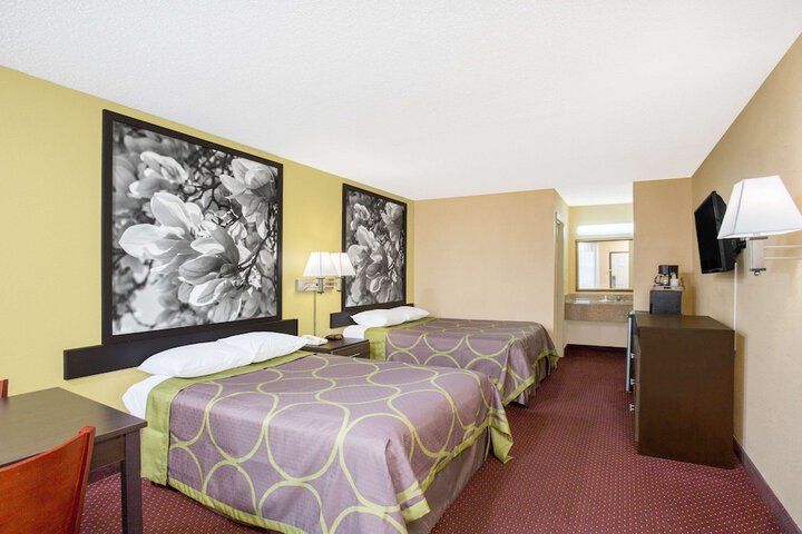 2 Queen Beds (7 of 7)