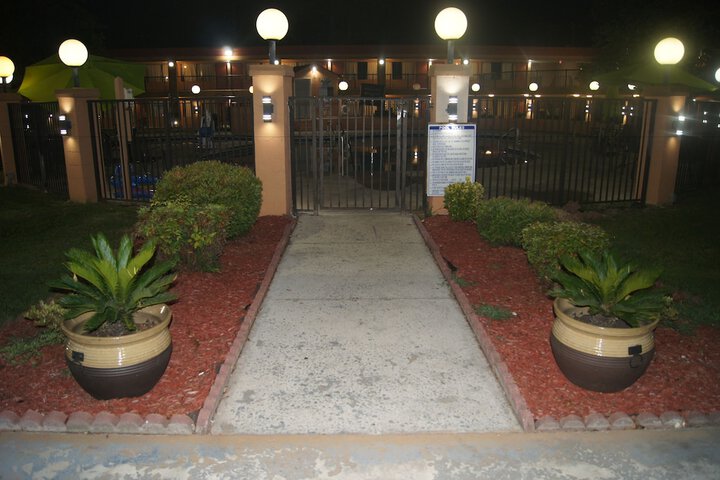Pool 52 of 101