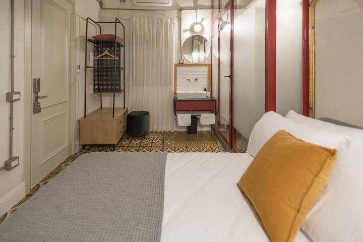 Room 7 of 38