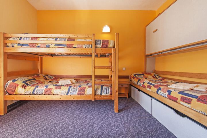 Room 9 of 44