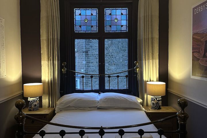 Room 6 of 25