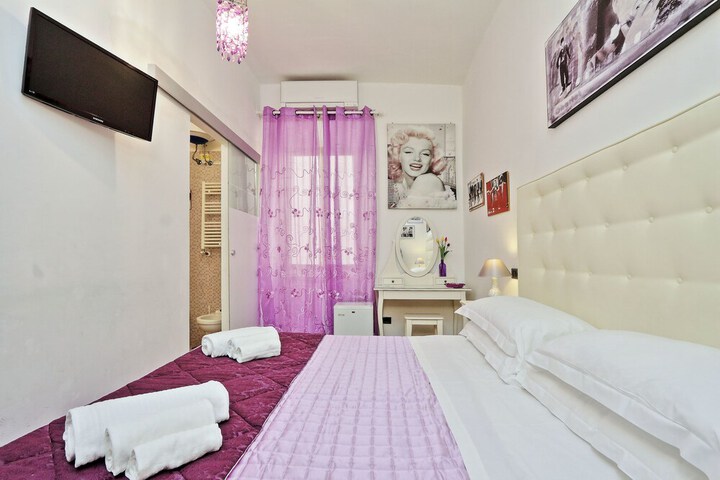 Room 9 of 50