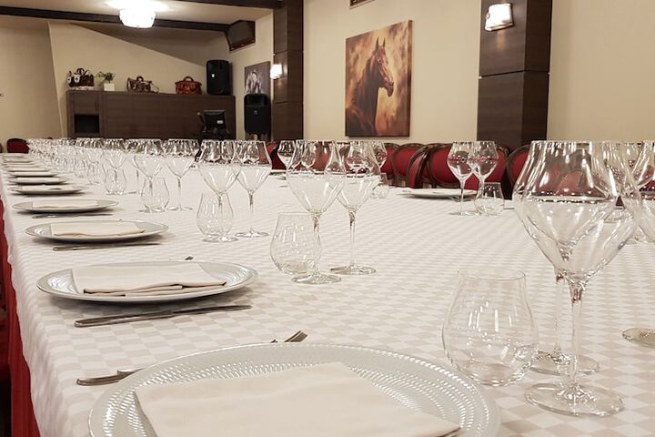 Dining 7 of 18
