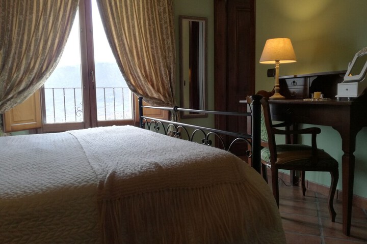 Room 11 of 26