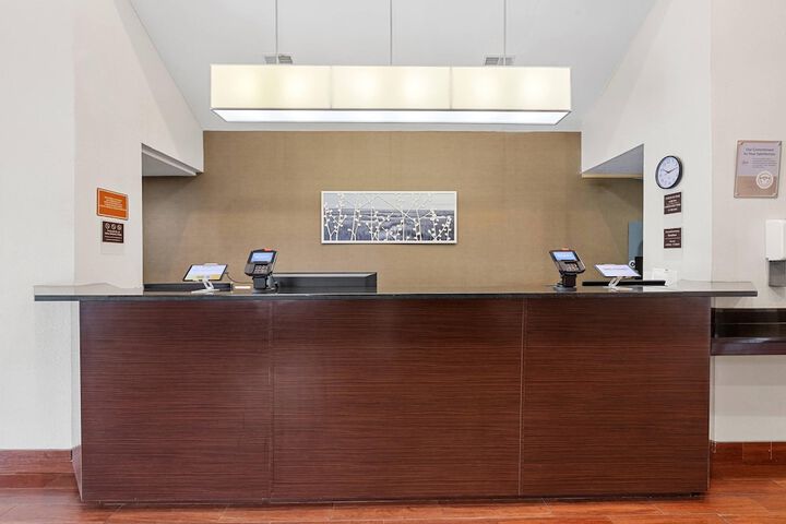 Entrance & Lobby