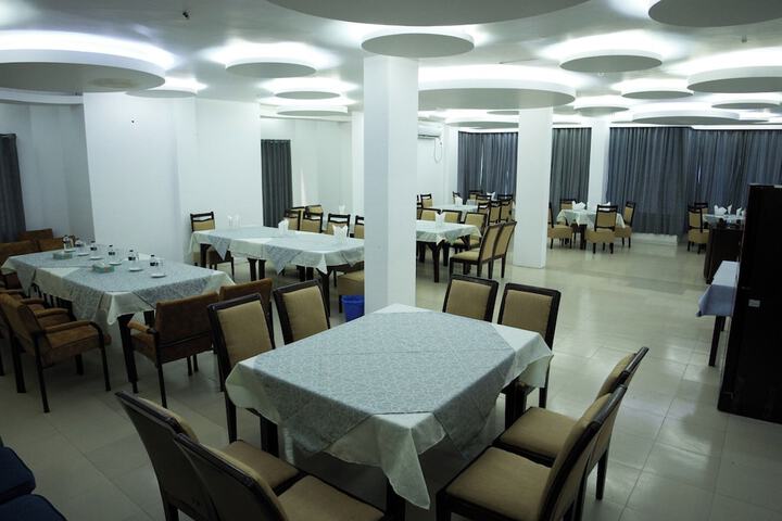 Dining 13 of 21