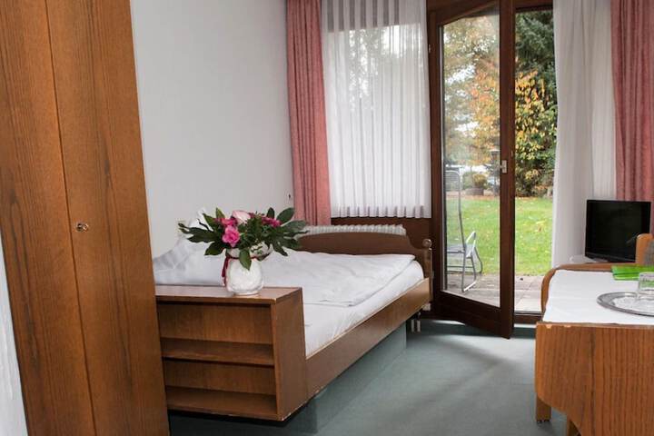 Room 5 of 28