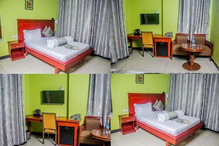 Room 12 of 35