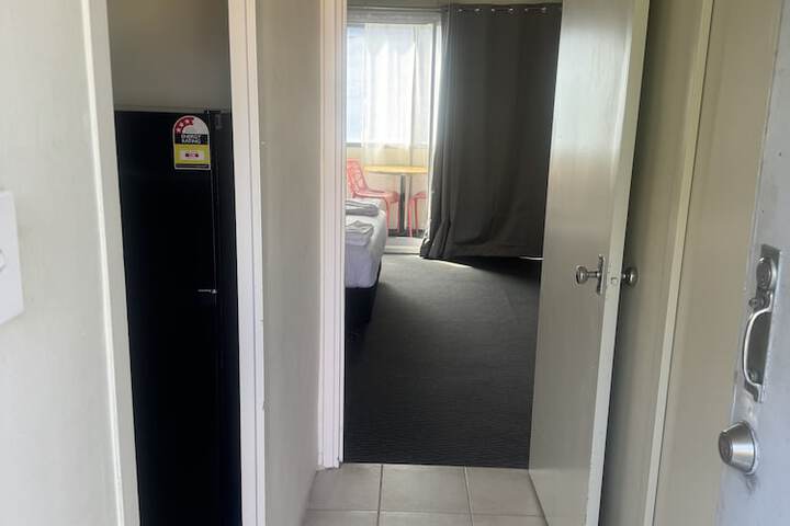 Room 11 of 27