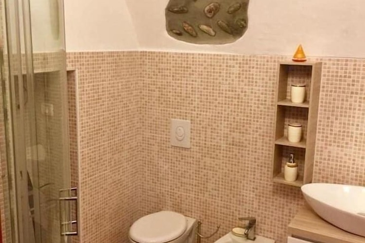 Room 5 of 39