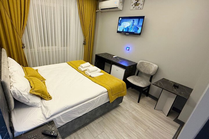 Room 7 of 11