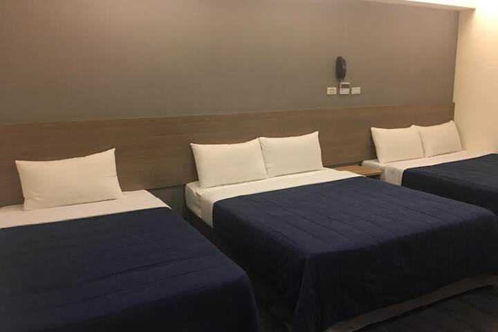 Room 30 of 40