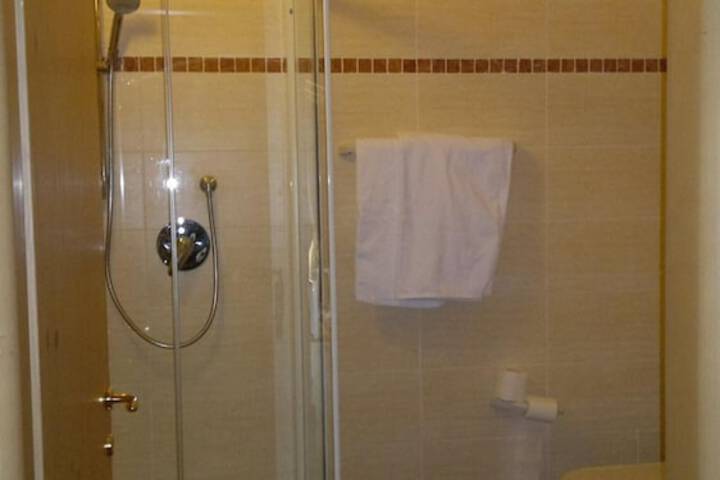 Room 14 of 28