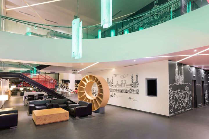 Entrance & Lobby