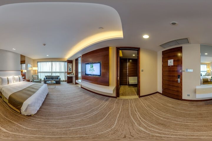Room 6 of 66