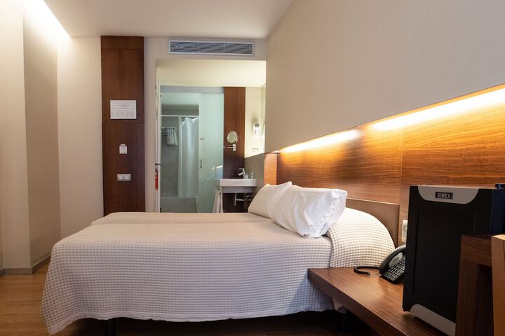 Room 25 of 57