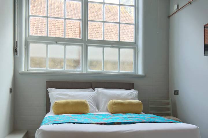 Room 19 of 32