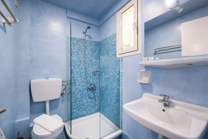 Room 44 of 76