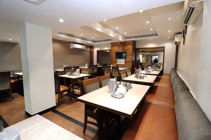 Dining 20 of 68