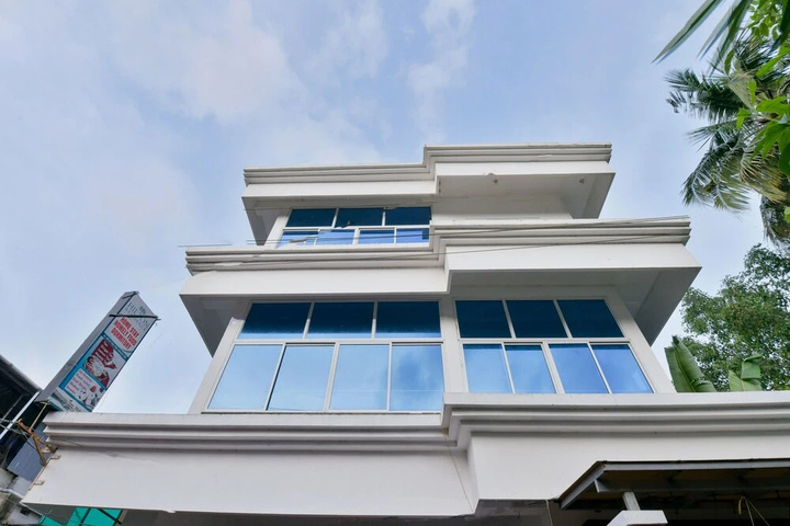 OYO 15434 Hilton Residency