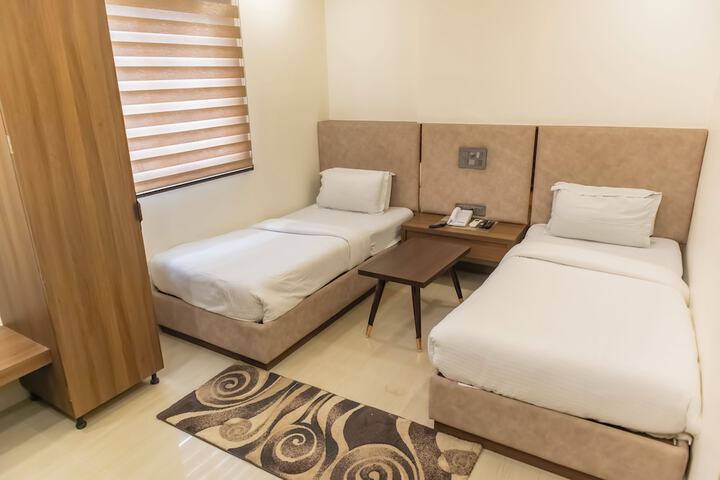 Room 90 of 221