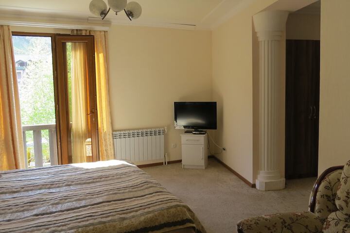 Room 9 of 31