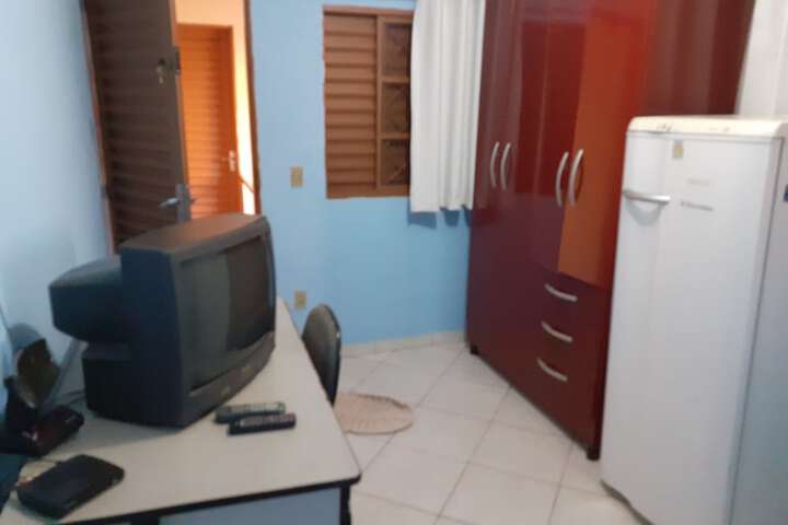 Room 9 of 16