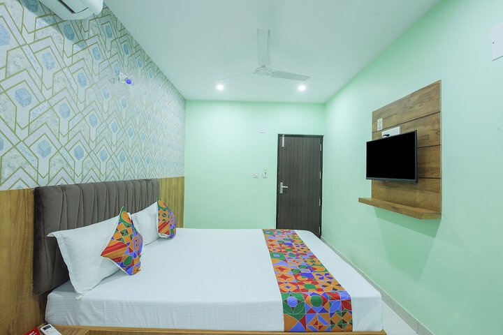 Room 14 of 40