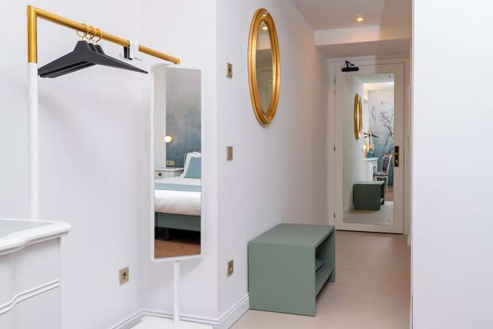 Room 65 of 145