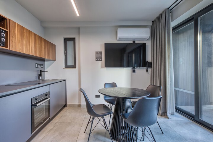 Room 108 of 150